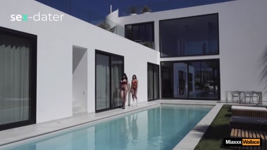 Meine Stiefschwester zeigt mir, wie ich zum ersten Mal ihren Freund mit der BBC verwöhne