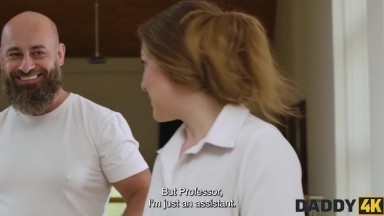 DADDY4K. Knick für zwei