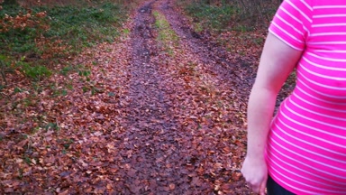 Busen in der Öffentlichkeit schlagen