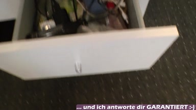 Deutsche Tochter findet Dildo von Mutter und Masturbiert