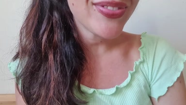 Deutsche Freundin liebt es, an Schwänzen zu lutschen und Eier zu lutschen (JOI ASMR)