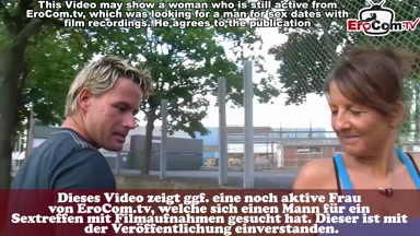 Deutsche Reife Hausfrau auf der Straße zum Sex überredet