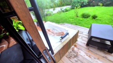 Schau dir an, was mein bester Freund hat, wie könnte ich ihm da widerstehen? Er bringt mich bei jedem Stoß zum Orgasmus.