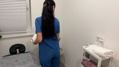 massage mit happy end. sexuelle masseuse hat sex mit einem fremden