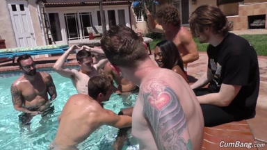 Ebenholz Daya Knights pool-party wird zu blowjob-orgie