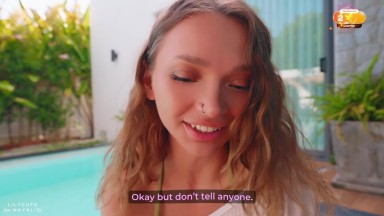 Busty Frauen mit großen Hintern möchten, dass ihr Trainer ihrem Verein beitritt