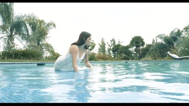 Jenna J Ross mag es, ihre eigenen Brustwarzen zu quetschen, wenn sie auf ihren Fingern Cums- Skankery