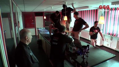 Hinter den Kulissen Bukkake Gangbang Film mit heißem Babe in GGG John Thompson