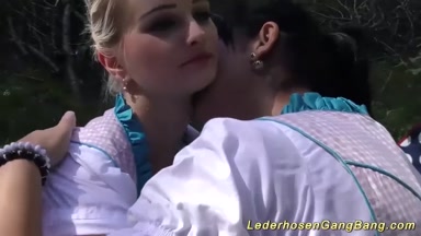 Wilde Outdoor Gangbang Fick Orgie