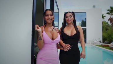 Bester Hardcore Gangbang aller Zeiten Doppelpenetration Anal und Squirt - Yasmina Khan - Sara Retali